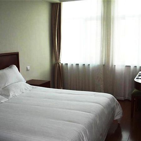 Greentree Inn Shanghai Songjiang University City New Songjiang Road Express Hotel Экстерьер фото